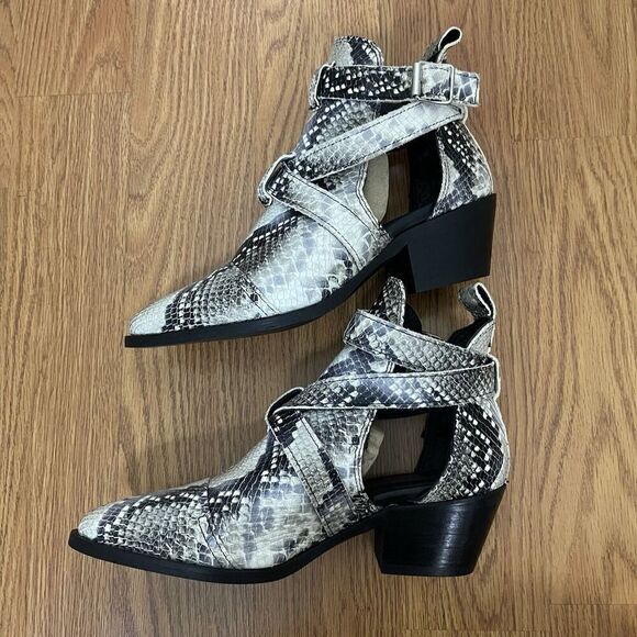 ALLSAINTS Ivory Leather Darcy Pointed Toe Cutout Snakeskin Ankle Booties 38 US 8 - Picture 4 of 9